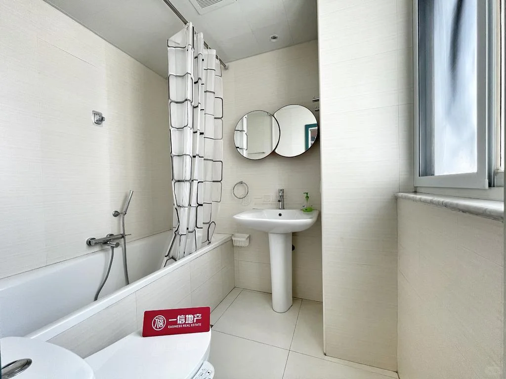 蔚蓝城市花园三室暖色调 装修新 价格有惊喜