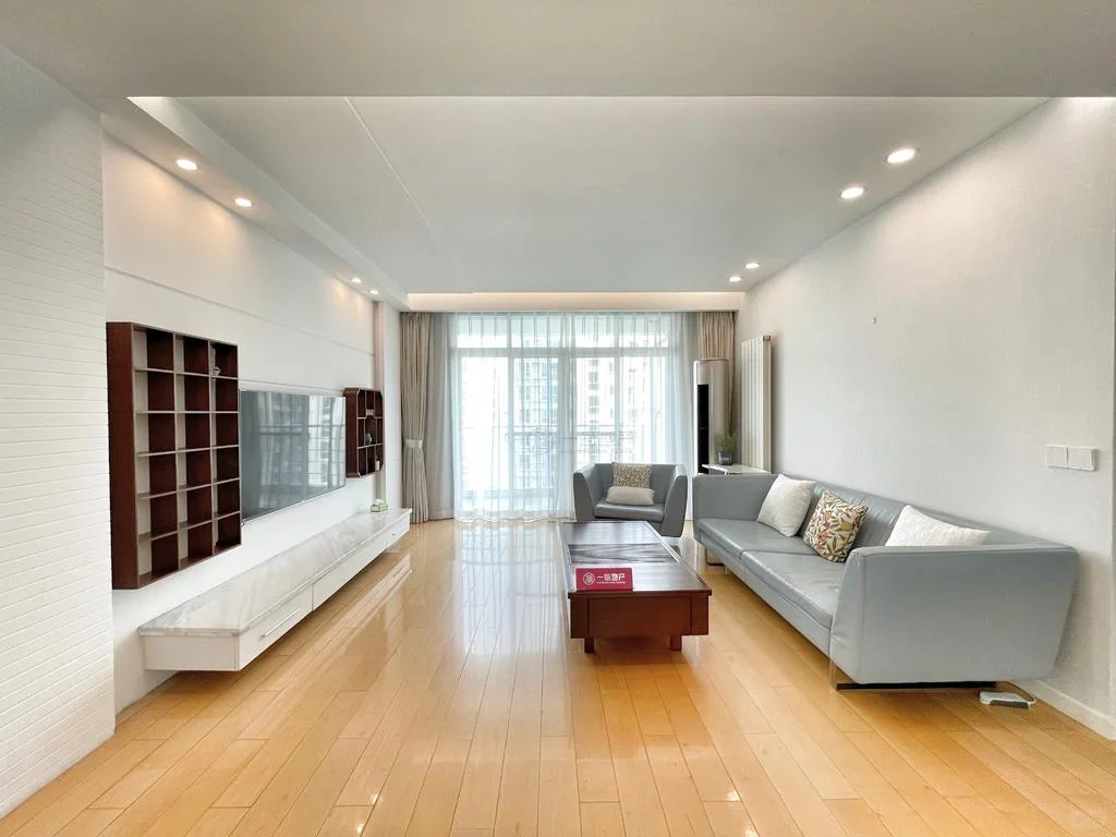 蔚蓝城市花园三室暖色调 装修新 价格有惊喜