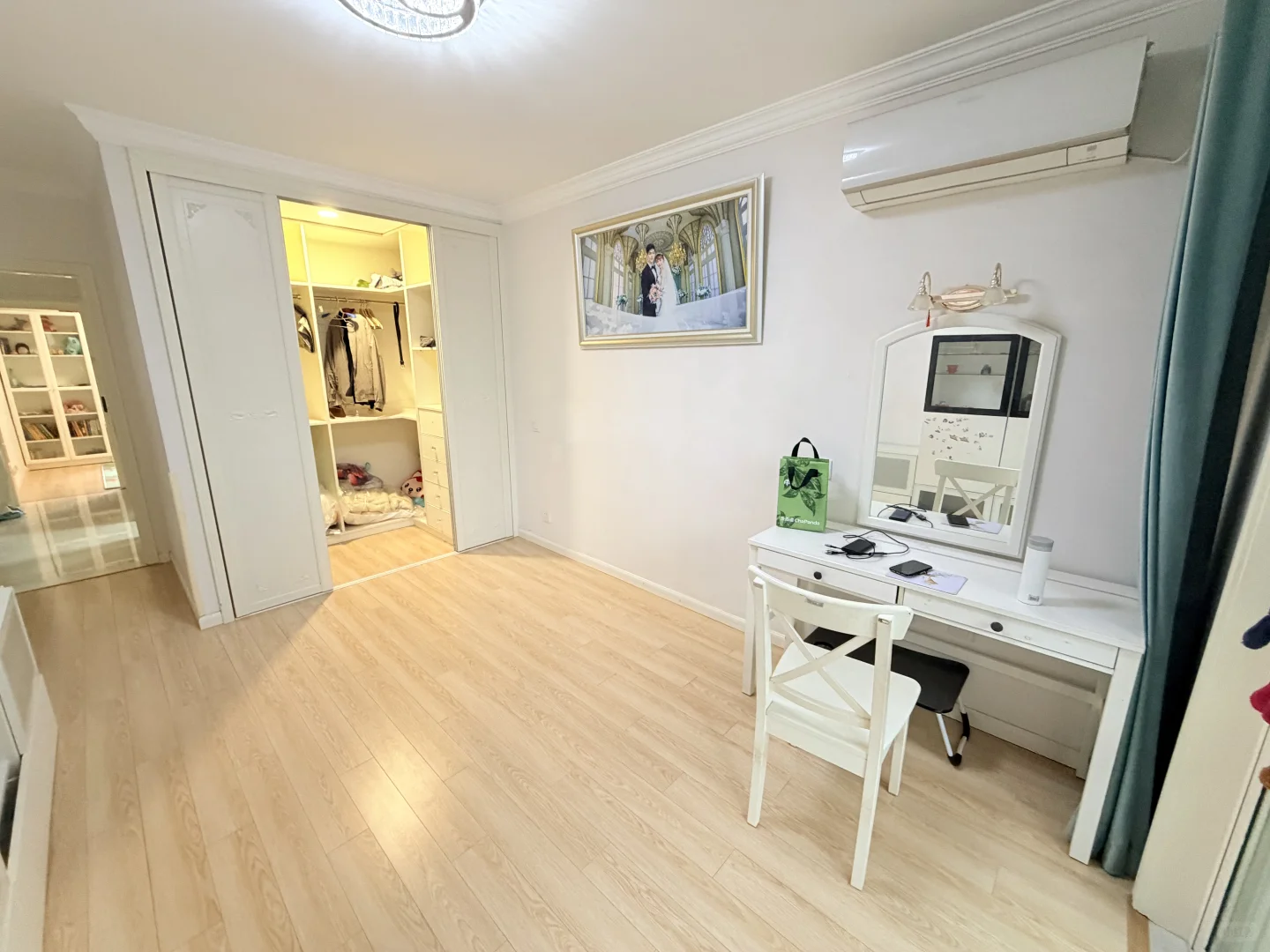 七号线 业主自住精装修一房二厅，价格实惠