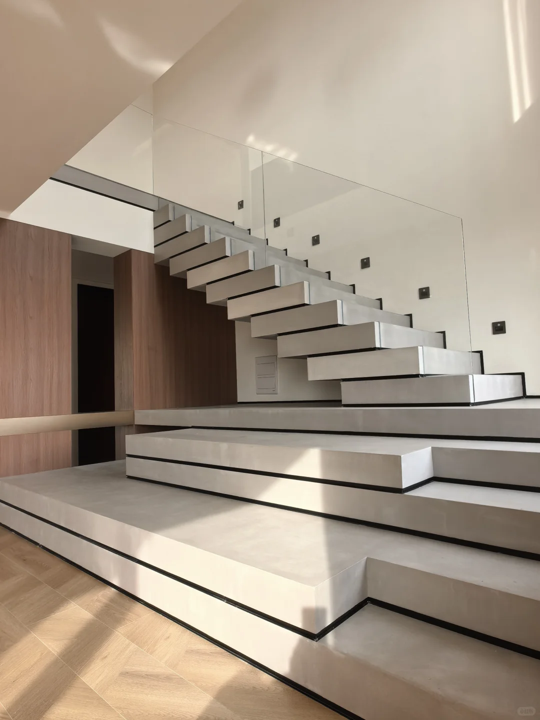 沈阳新市府全新装修，顶跃复式带露台