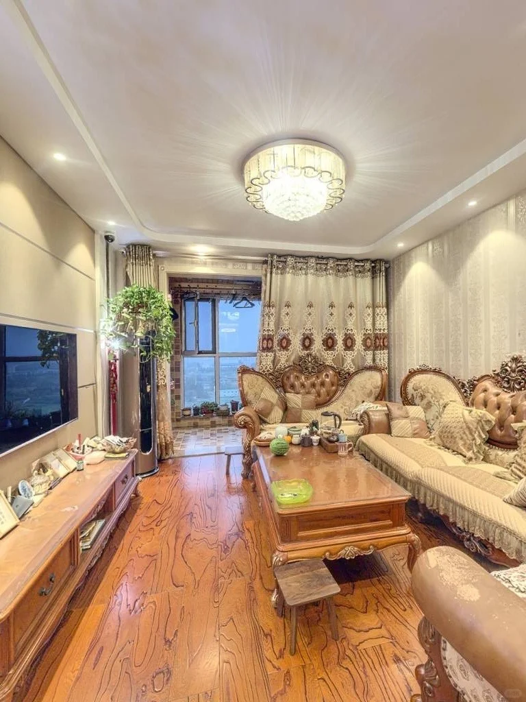 🏠精装捡漏西八路113平三室好楼层仅需50万