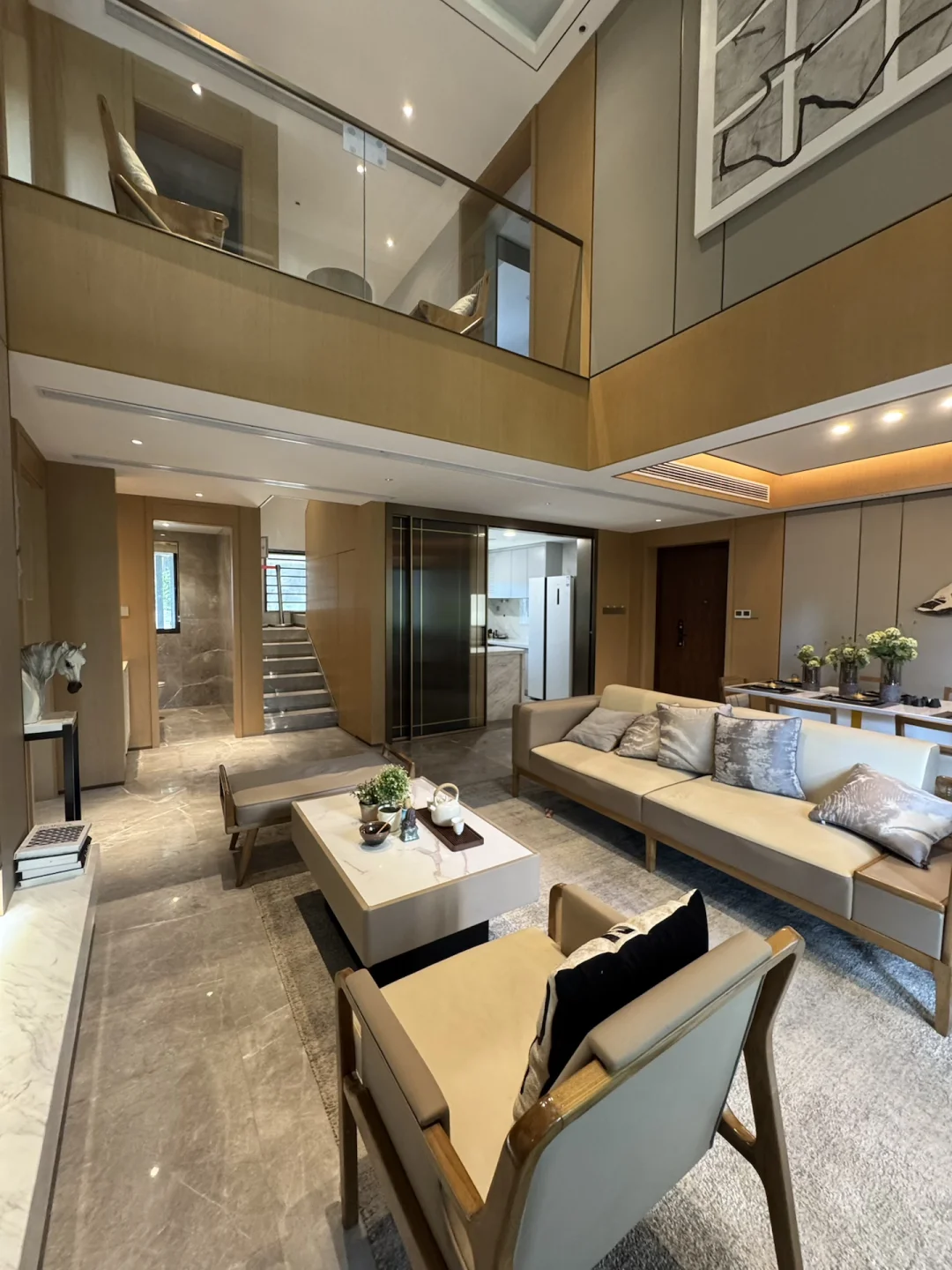 原价1.4w，现4999起总价90w买182平花园云墅