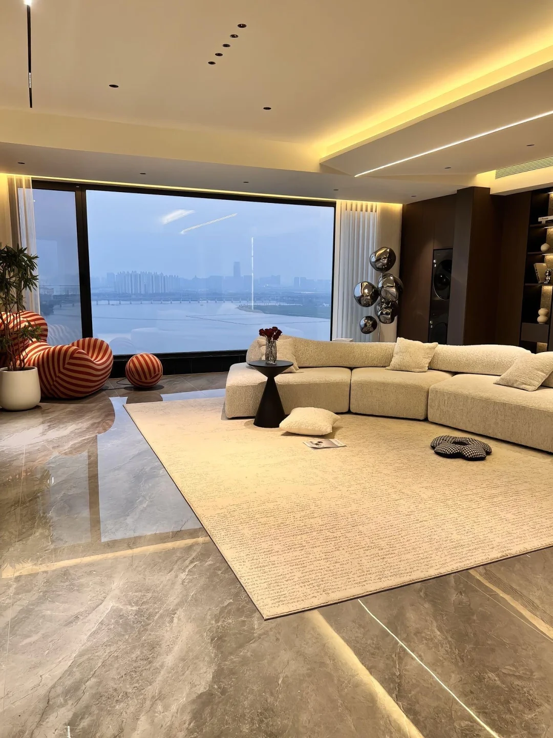 东湖湖景房比你想象的要便宜！不比三年前