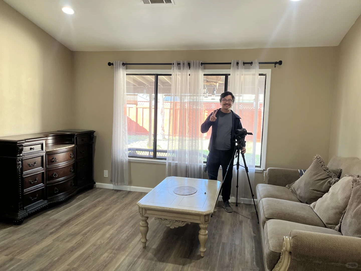 吉屋上市准备，专业摄影师上场