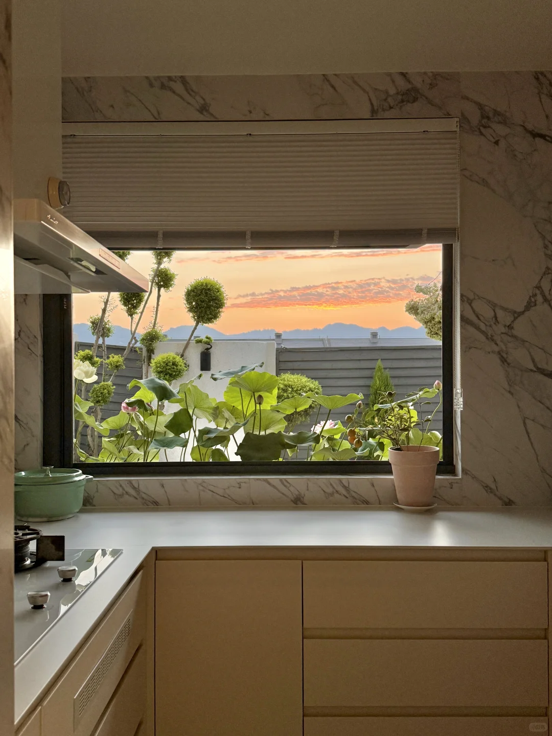 自住房出售，拥有超美落日的一楼平层