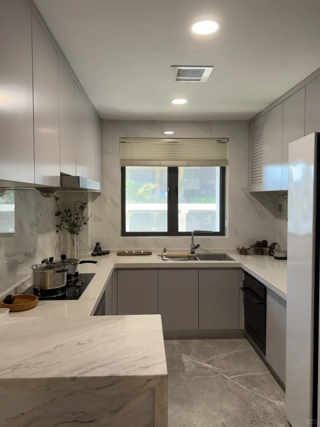 原价1.4w，现4999起总价90w买182平花园云墅