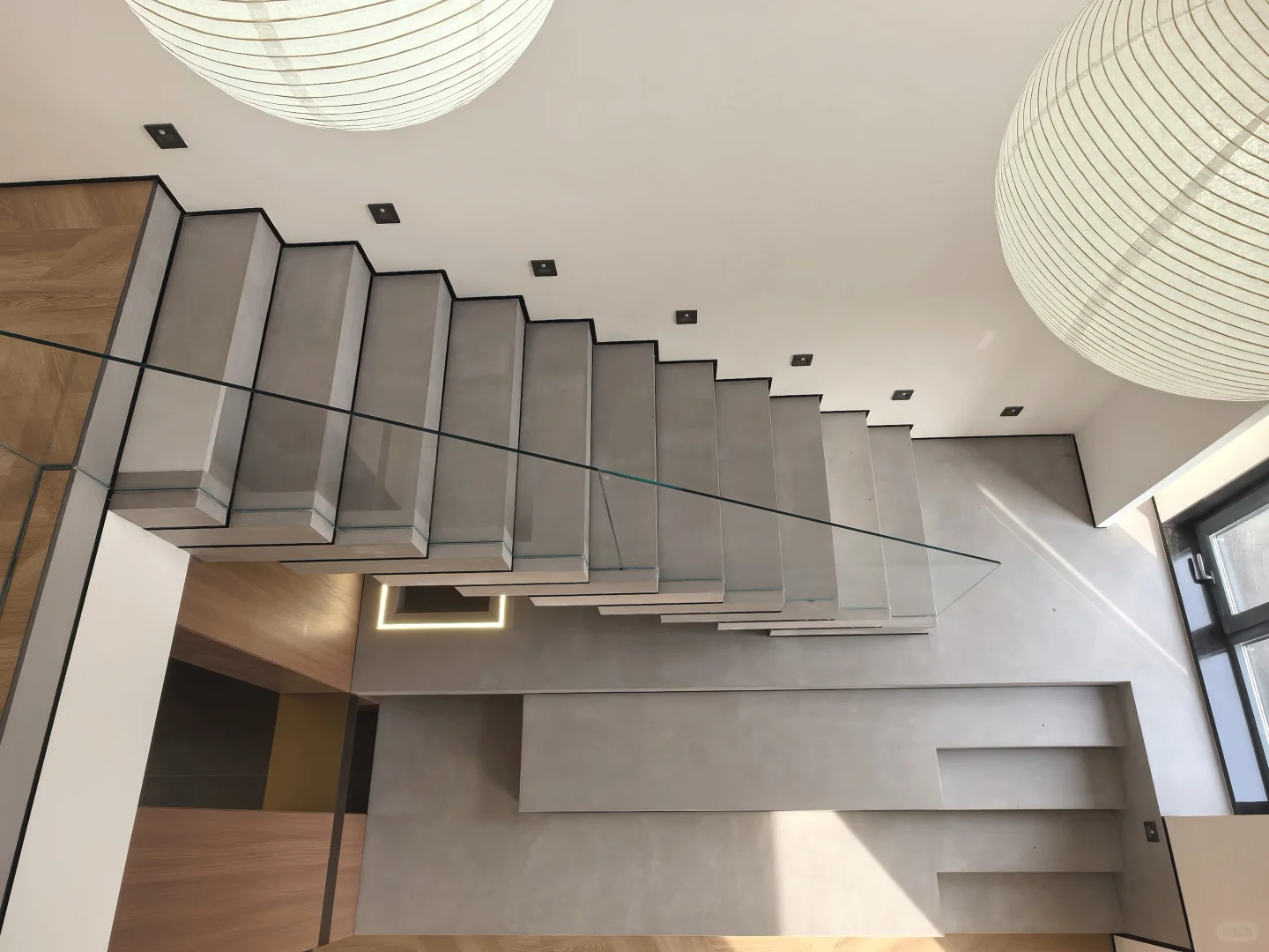 沈阳新市府全新装修，顶跃复式带露台