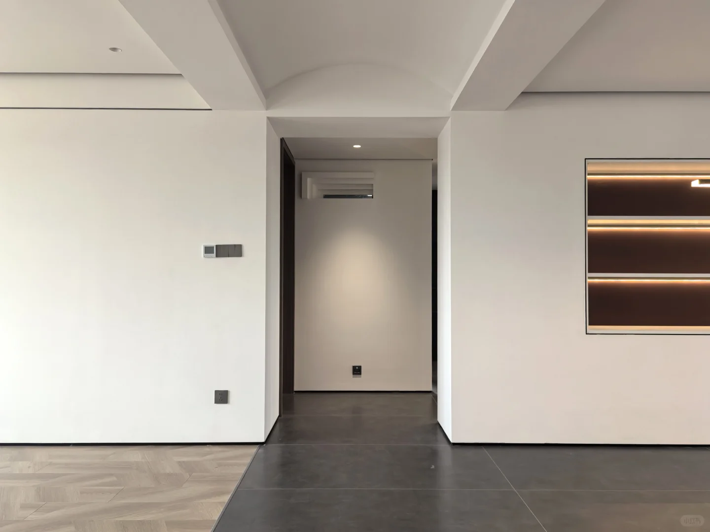 沈阳新市府全新装修，顶跃复式带露台