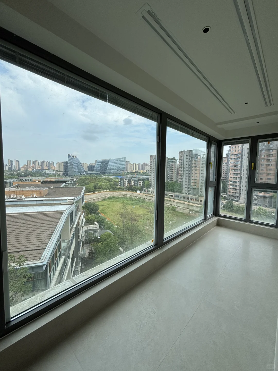 曲江南湖畔丨192平大平层120万装修未入住🏡