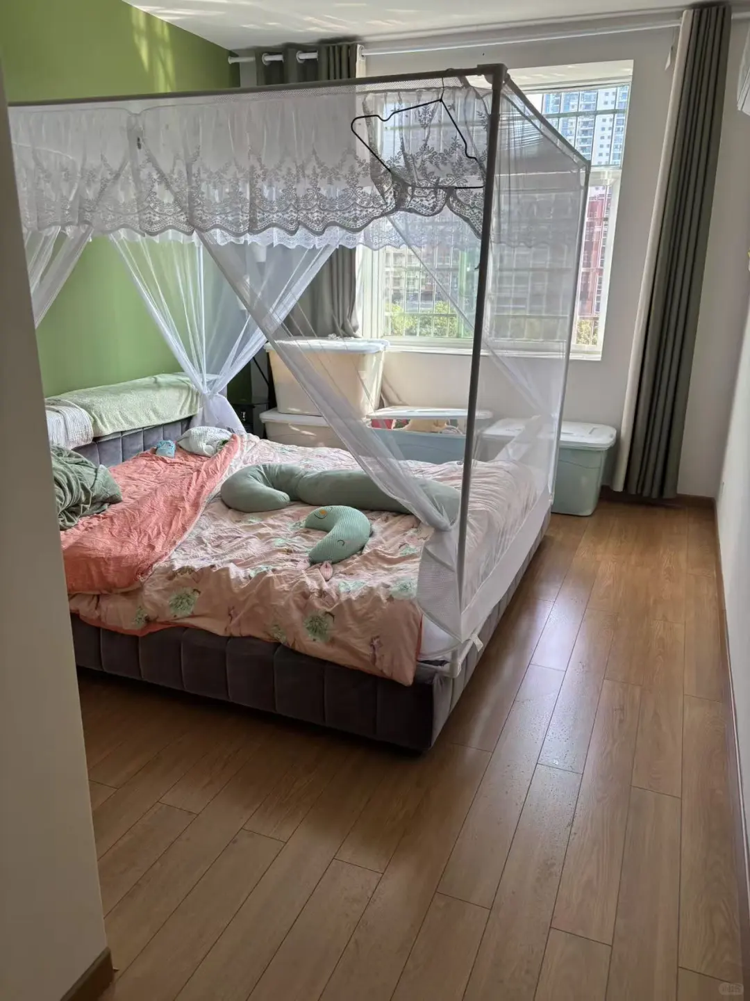 芙蓉小学旁四房精装底价出售