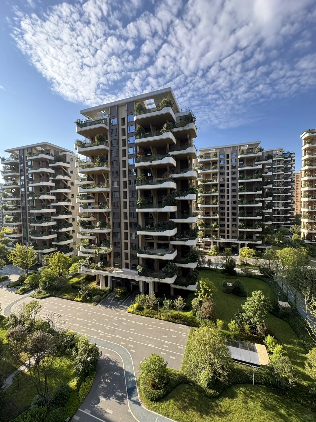 原价1.4w，现4999起总价90w买182平花园云墅