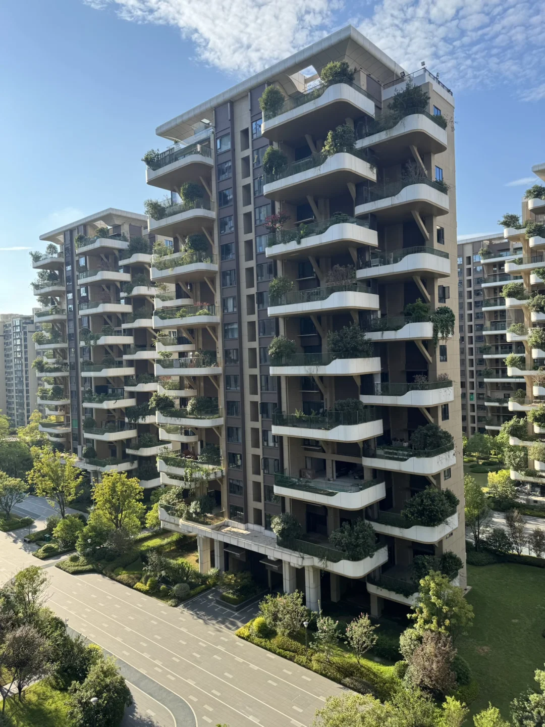 原价1.4w，现4999起总价90w买182平花园云墅