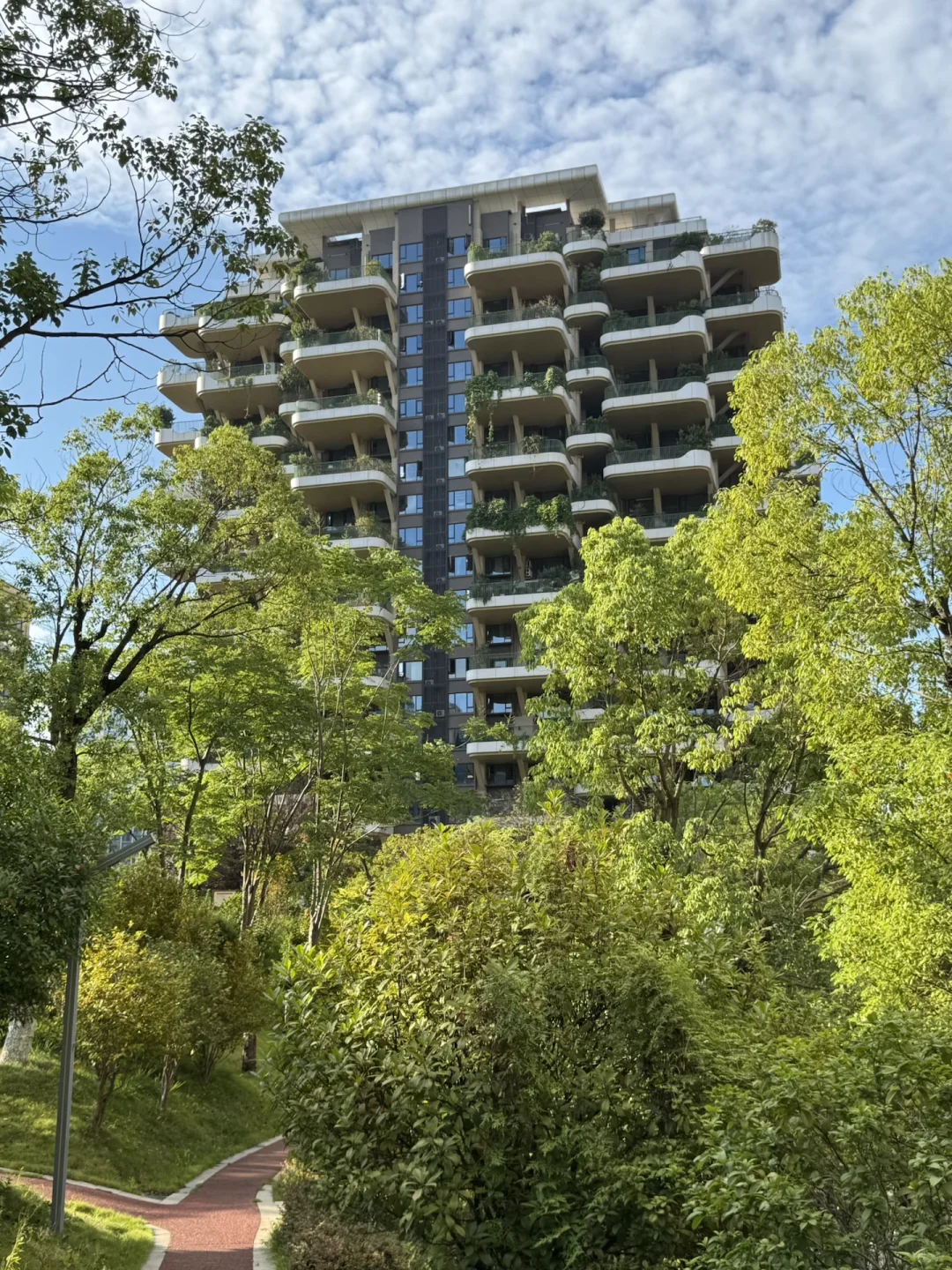 原价1.4w，现4999起总价90w买182平花园云墅