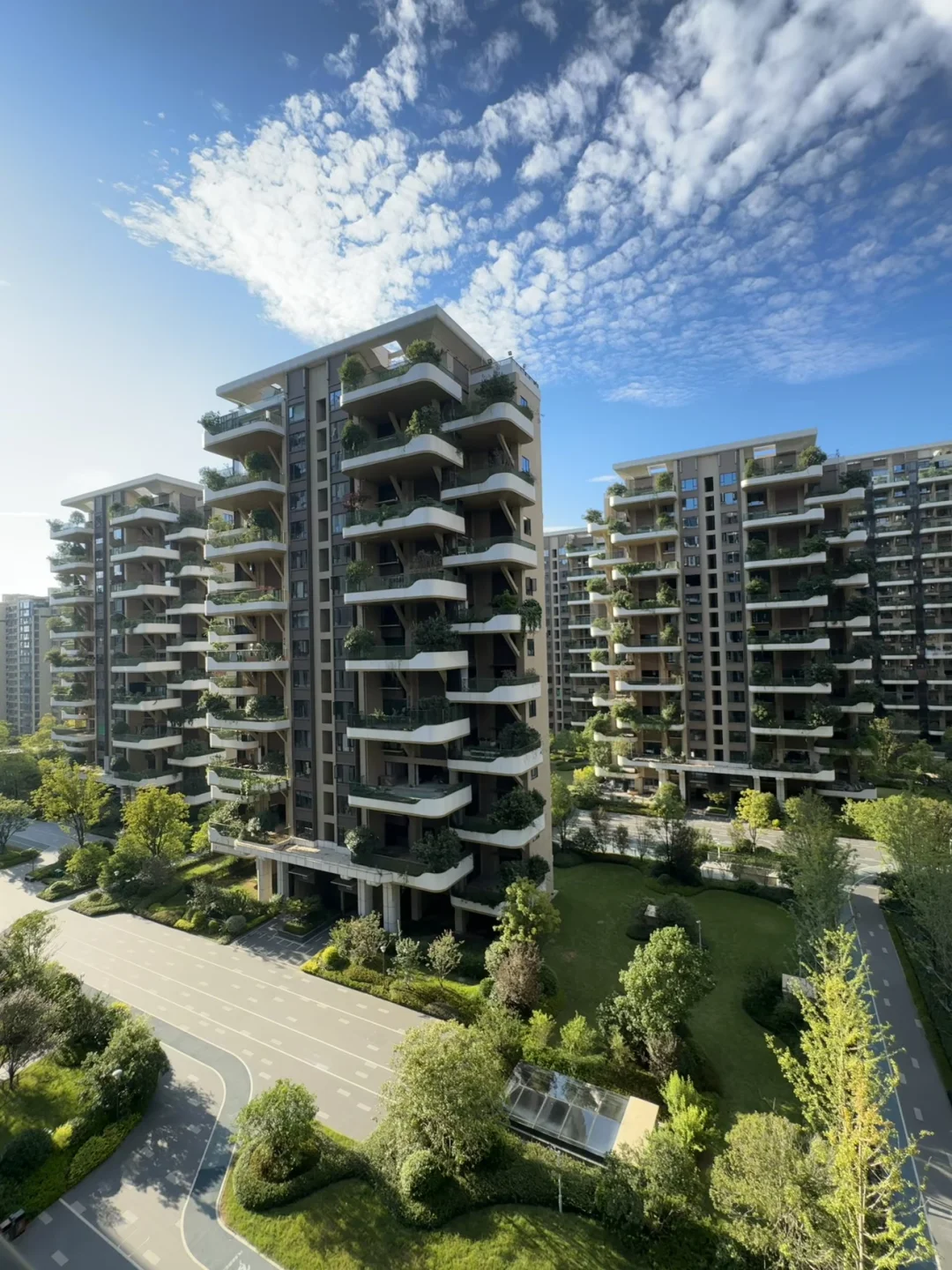 原价1.4w，现4999起总价90w买182平花园云墅