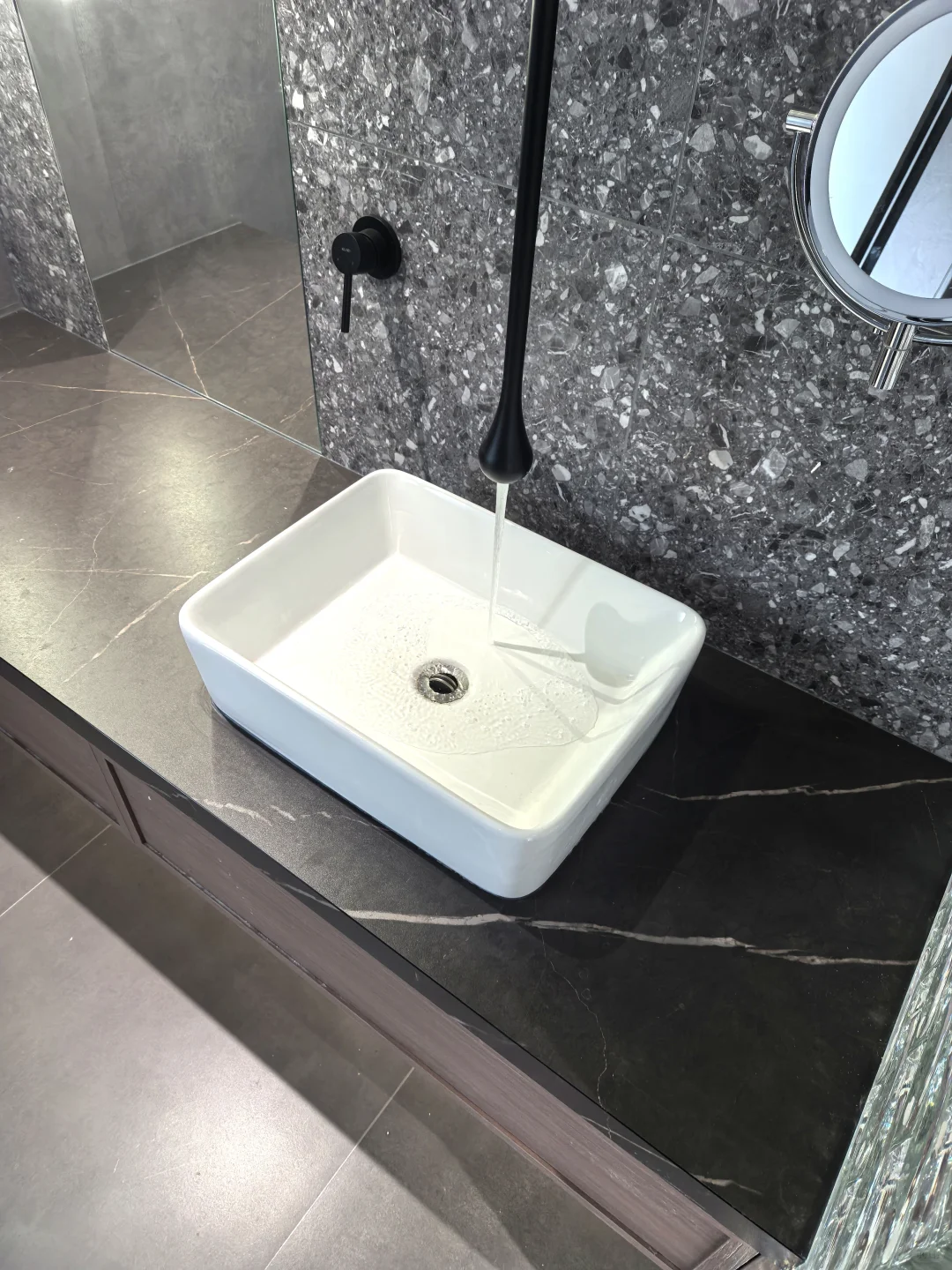 沈阳新市府全新装修，顶跃复式带露台