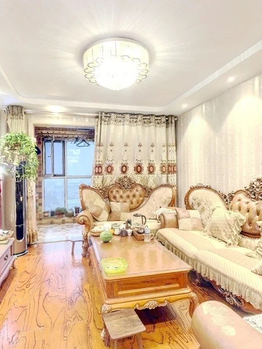 🏠精装捡漏西八路113平三室好楼层仅需50万