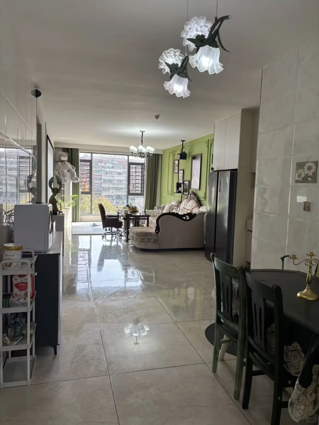 芙蓉小学旁四房精装底价出售