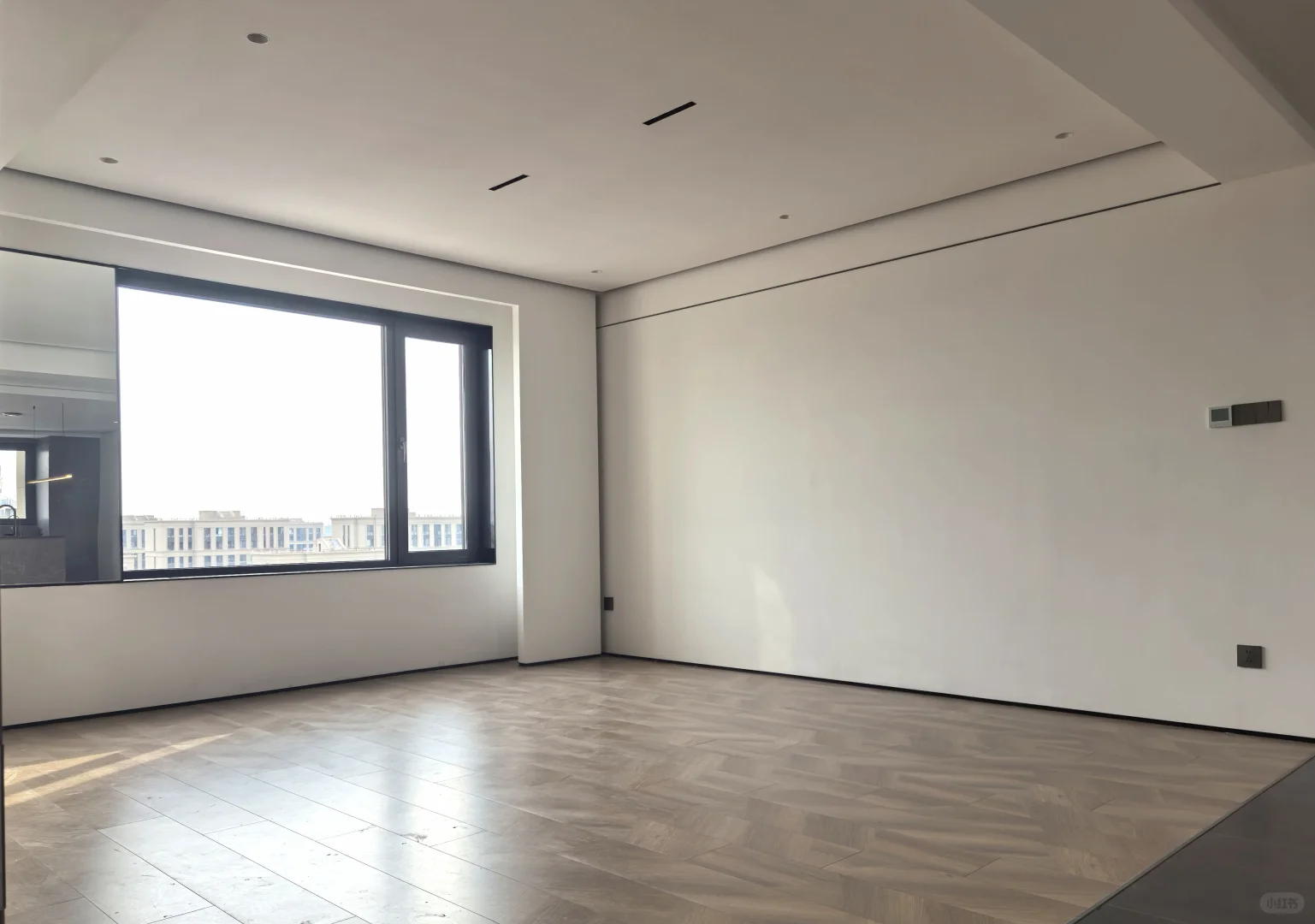 沈阳新市府全新装修，顶跃复式带露台