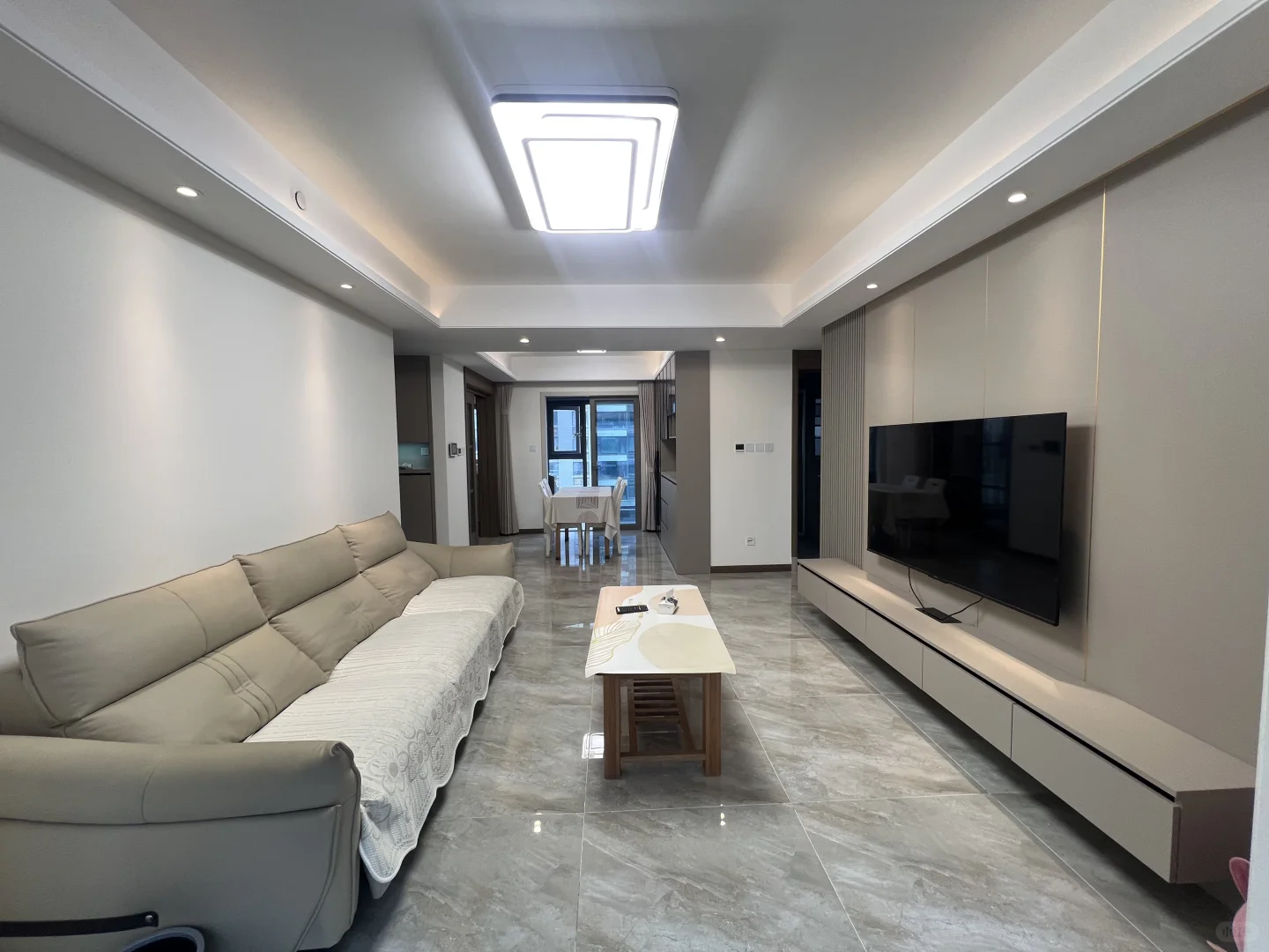 （业主着急出售）犀浦保利洋房（121平）现代风