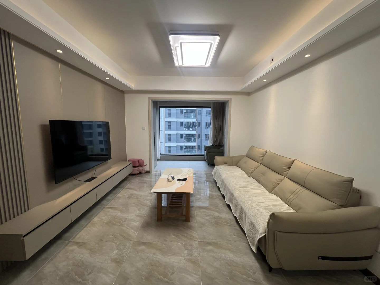 （业主着急出售）犀浦保利洋房（121平）现代风