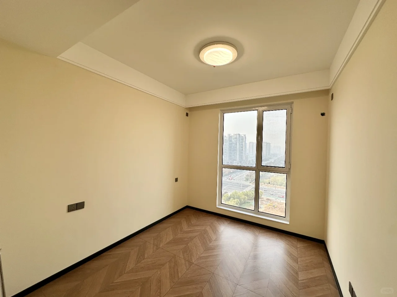 邯郸阳光东尚110平，3房两卫精装适合婚房