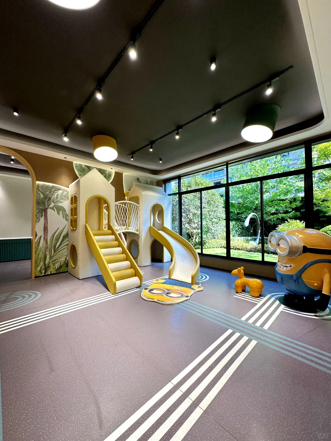 真没想到 市区中心的房子居然也有这么一天