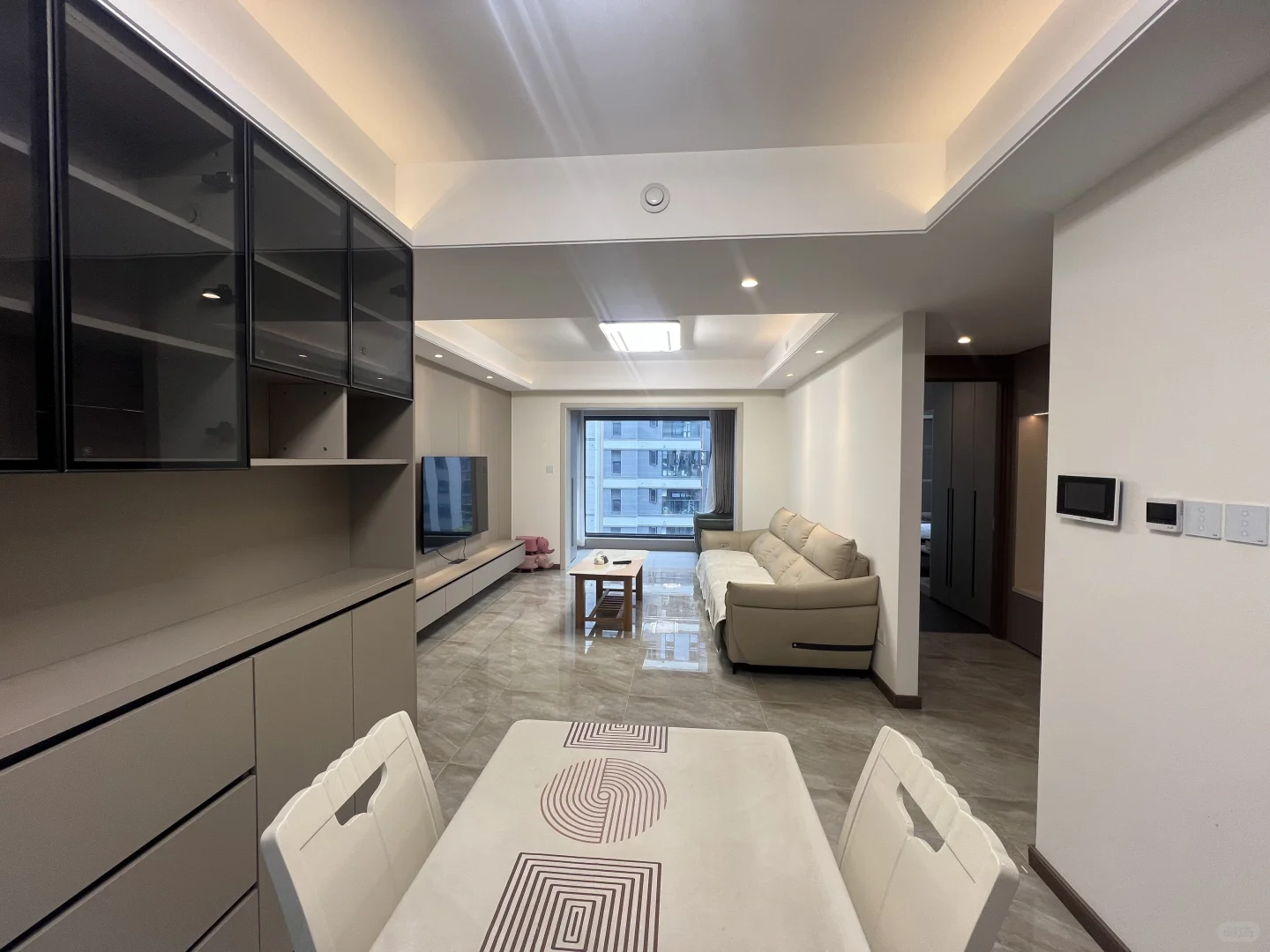 （业主着急出售）犀浦保利洋房（121平）现代风