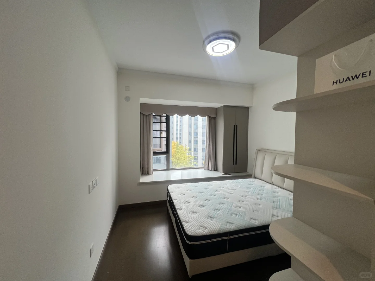 （业主着急出售）犀浦保利洋房（121平）现代风