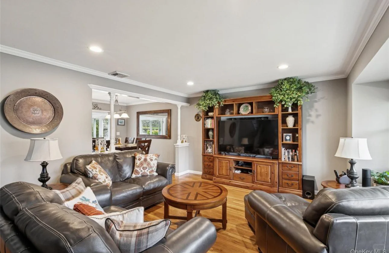 长岛9分高中4房3卫不到85万