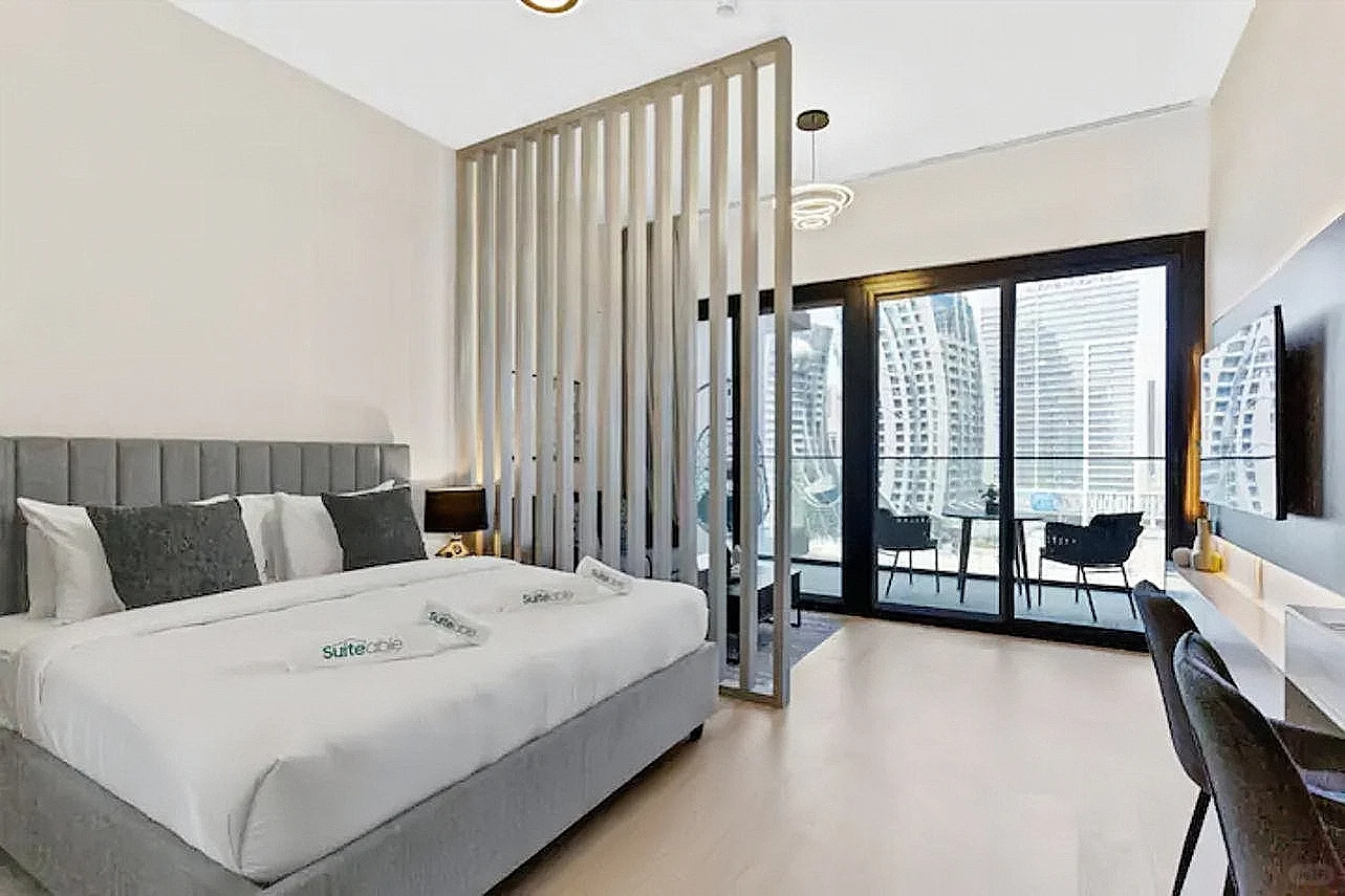 意大利大叔回国前把Binghatti住宅托付给我