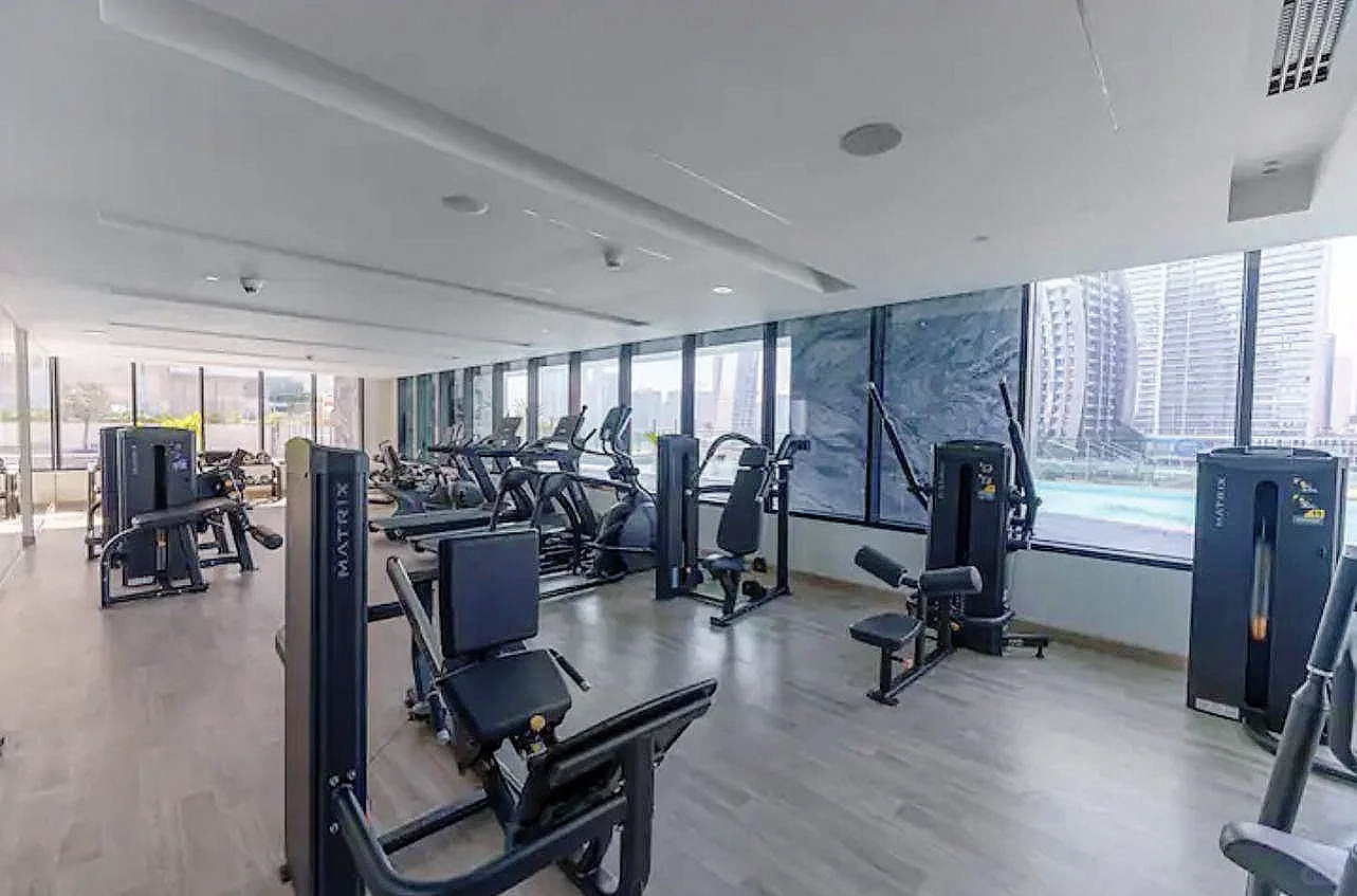 意大利大叔回国前把Binghatti住宅托付给我