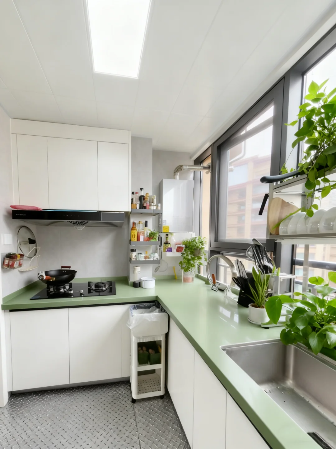 我同事妈妈🙋青白江的湖景房，因回东北急出