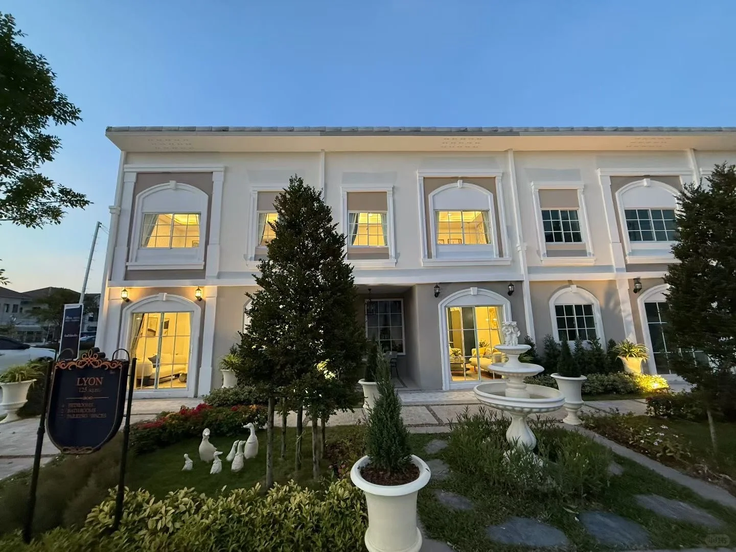 59万RMB芭提雅法式联排别墅，2公里中天海滩