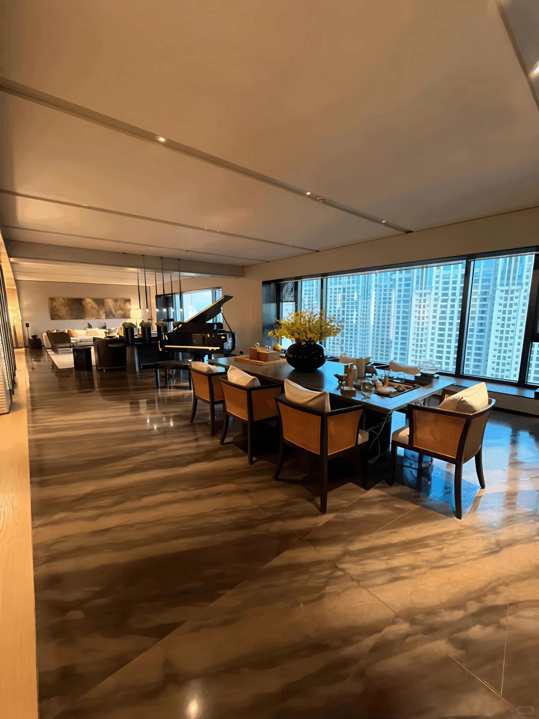 业主离京！出荟聚大平层！4.2米挑空精装