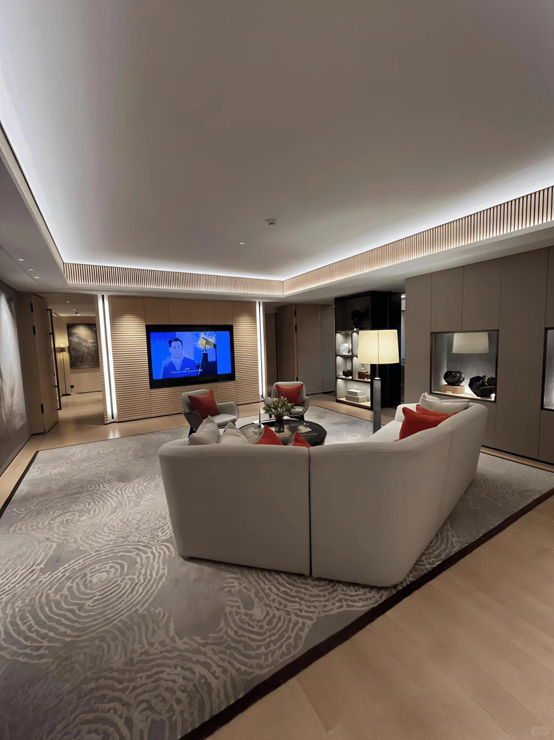 业主离京！出荟聚大平层！4.2米挑空精装