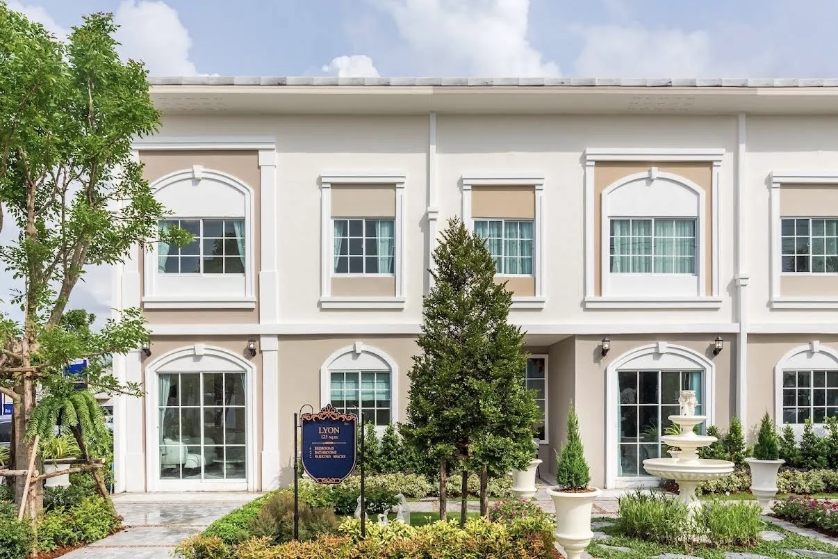 59万RMB芭提雅法式联排别墅，2公里中天海滩