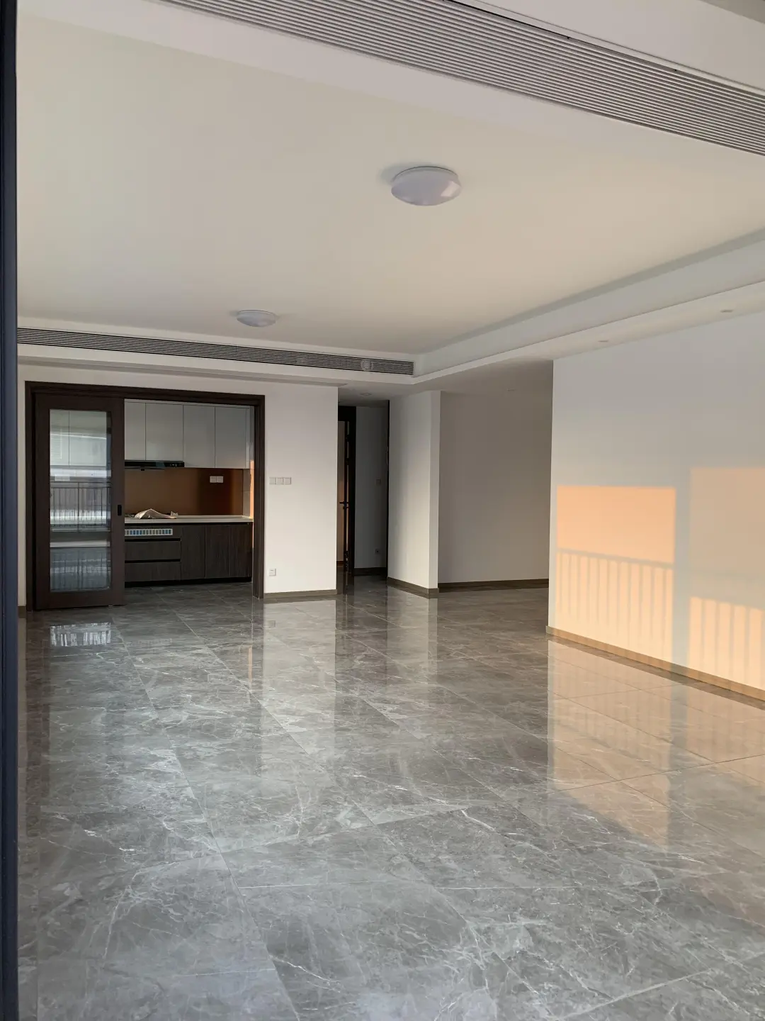 出售一套五象区房子，不议价75万