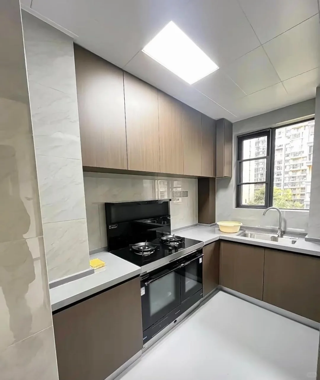 市中心，88万得106平双阳台4房