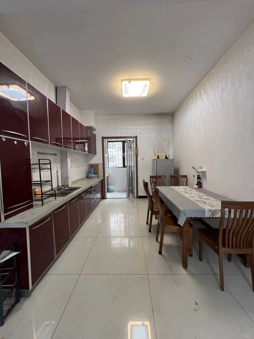 五楼到顶的老洋房🏡一楼带院，过时了没人要！