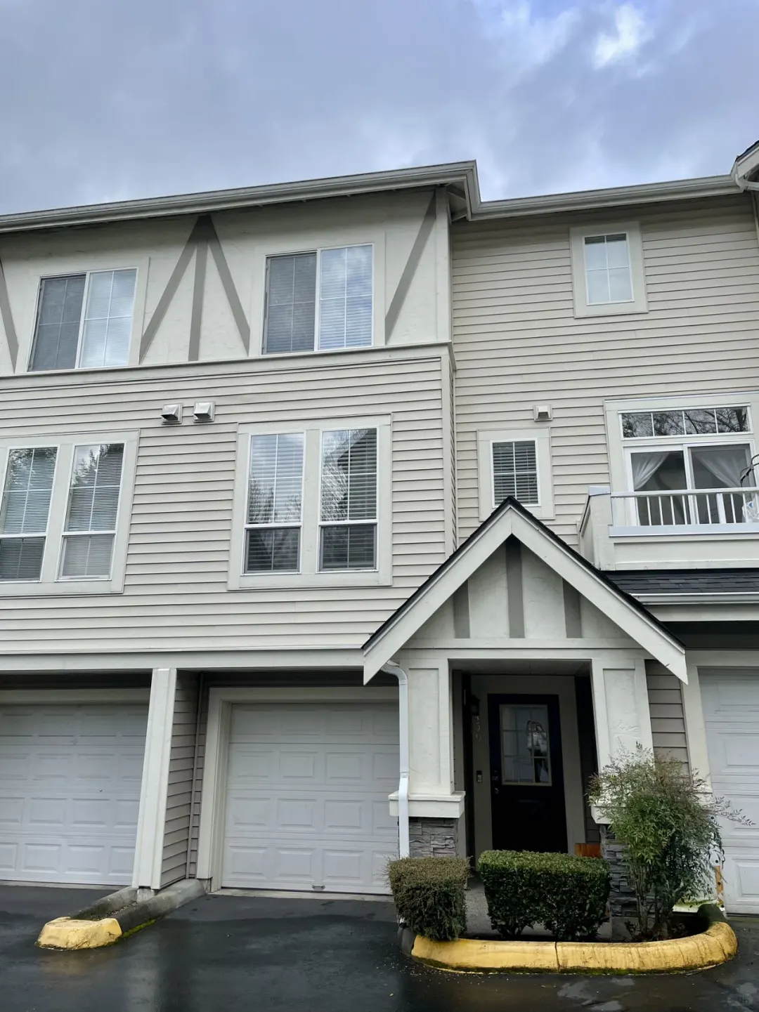 忍痛割爱出售自有Issaquah的Townhouse