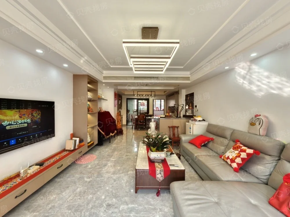 新出莲坂地铁口带小区电梯3房123平拎包入住