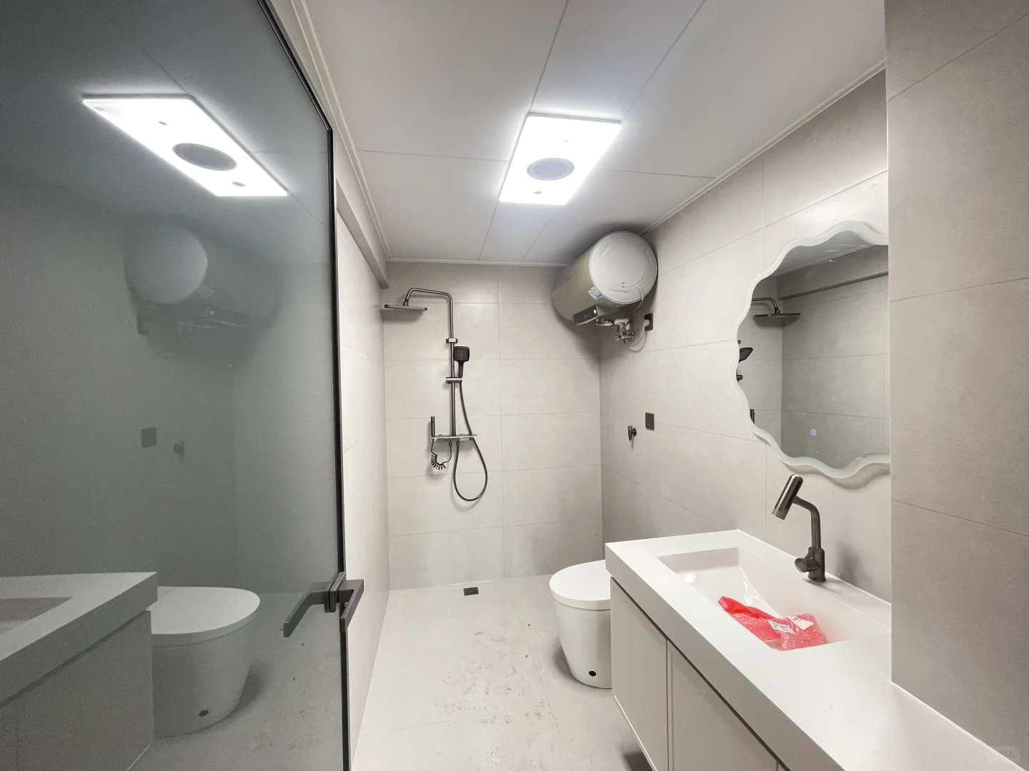 平房区二手房｜新疆大街地铁口宝藏三楼