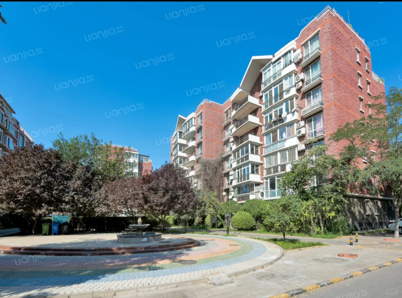 海淀西四环内低密度洋房一层带院子