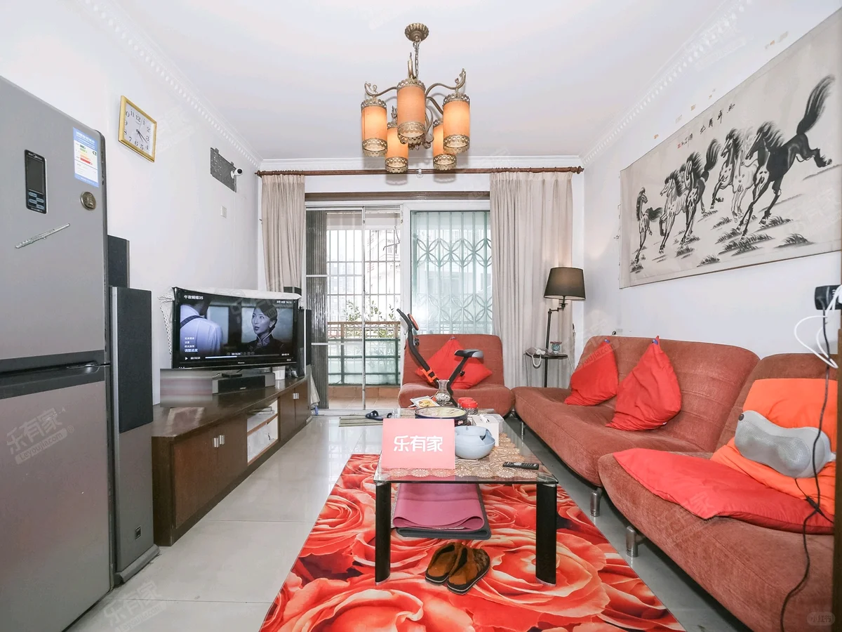 布吉天虹旁，前后私家大露台三房268万！