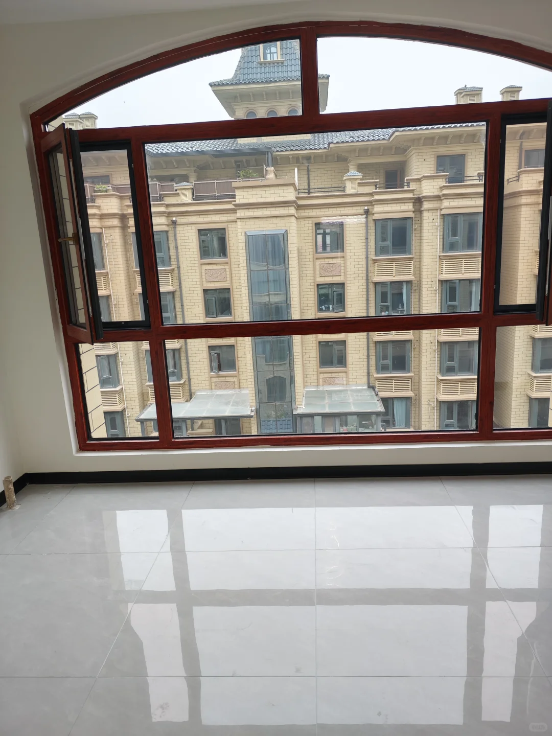 龙溪城枫雅筑顶跃带露台