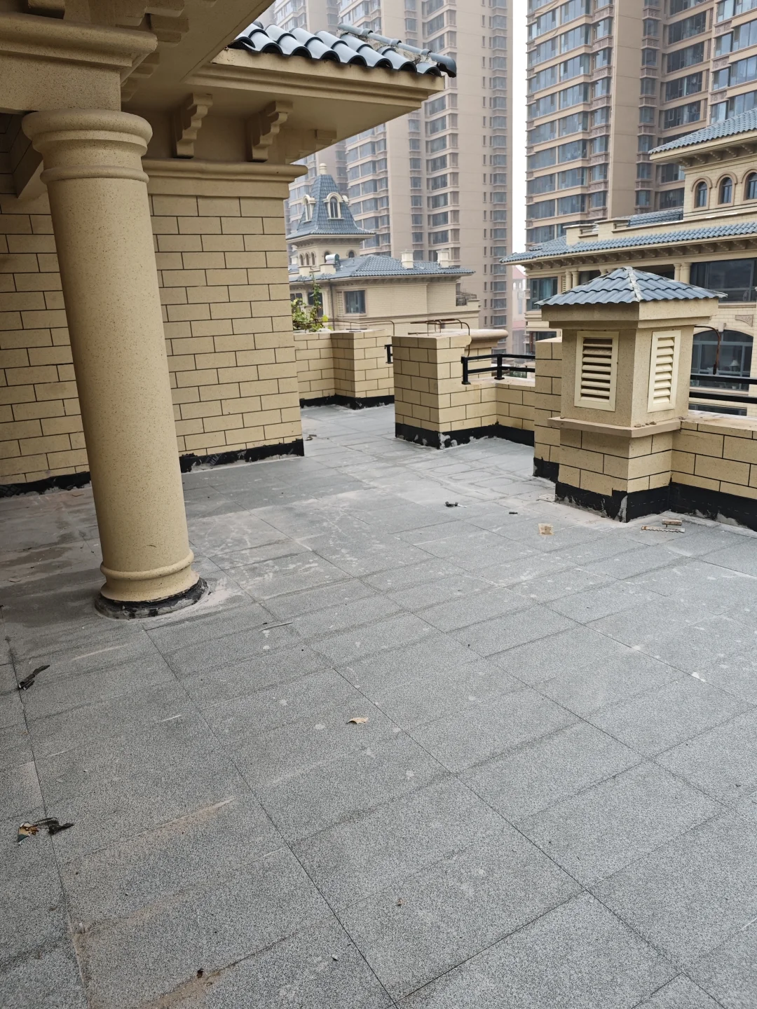 龙溪城枫雅筑顶跃带露台