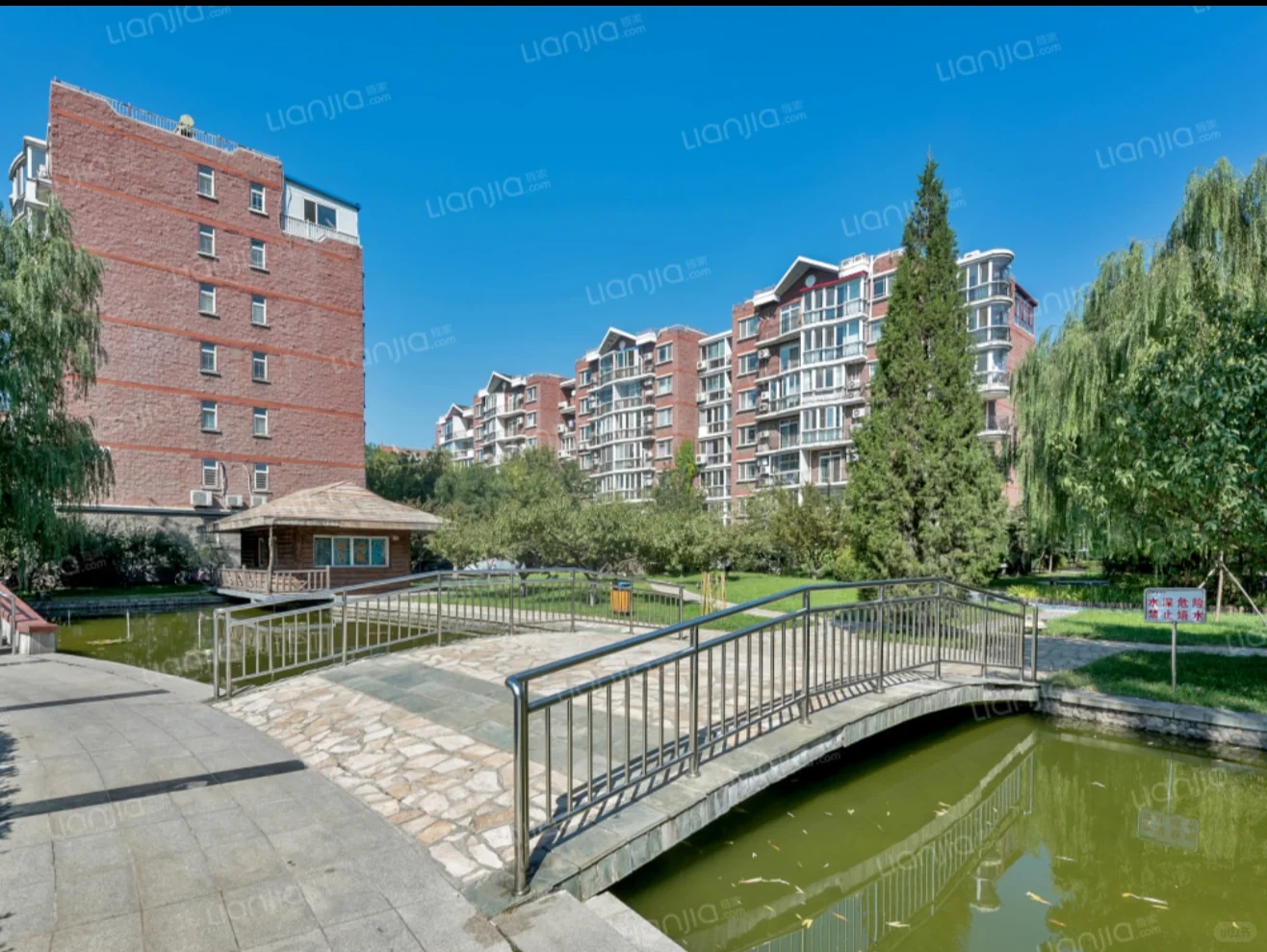 海淀西四环内低密度洋房一层带院子