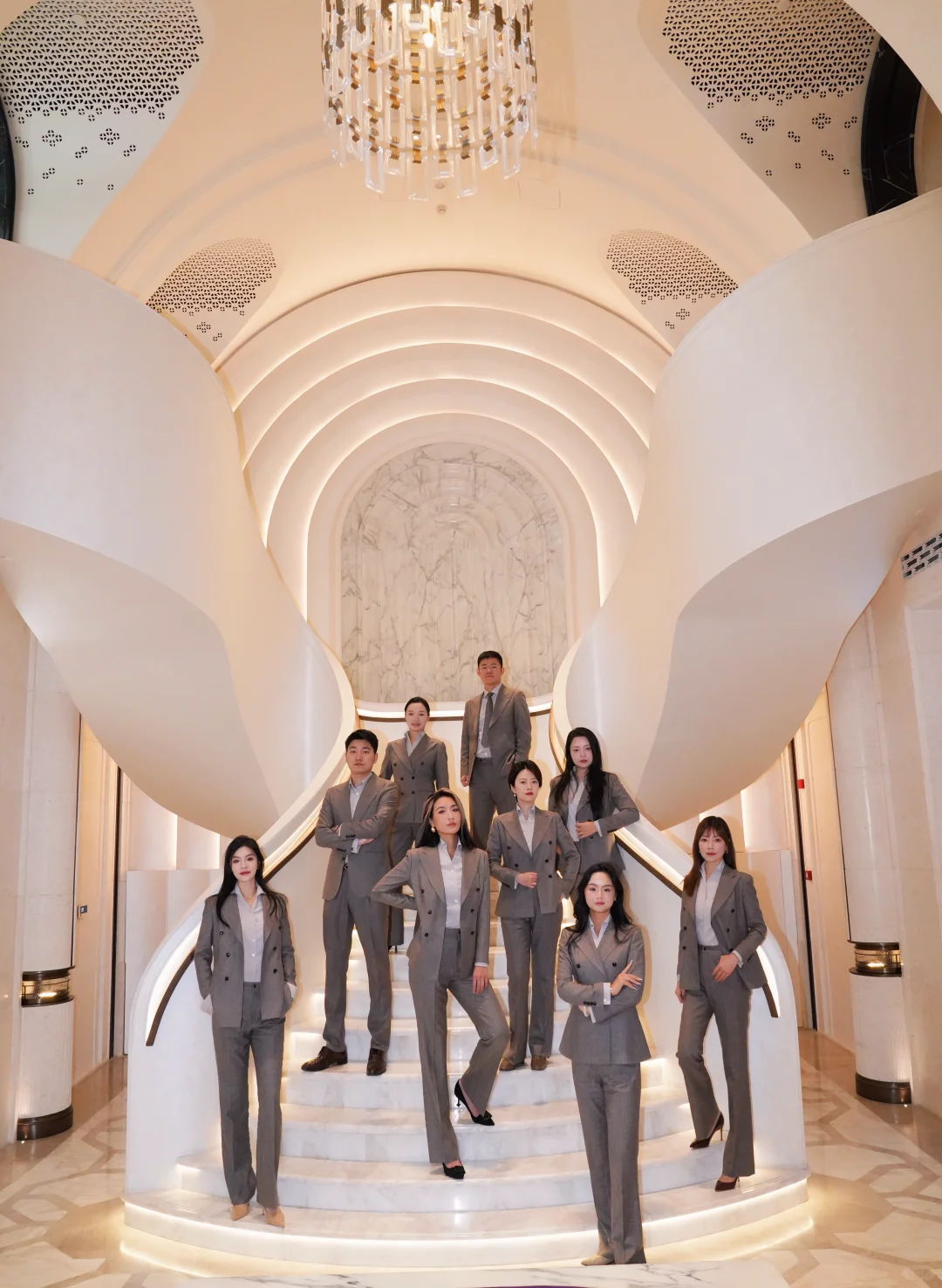 豪宅销售天团✨ 专业与质感并存