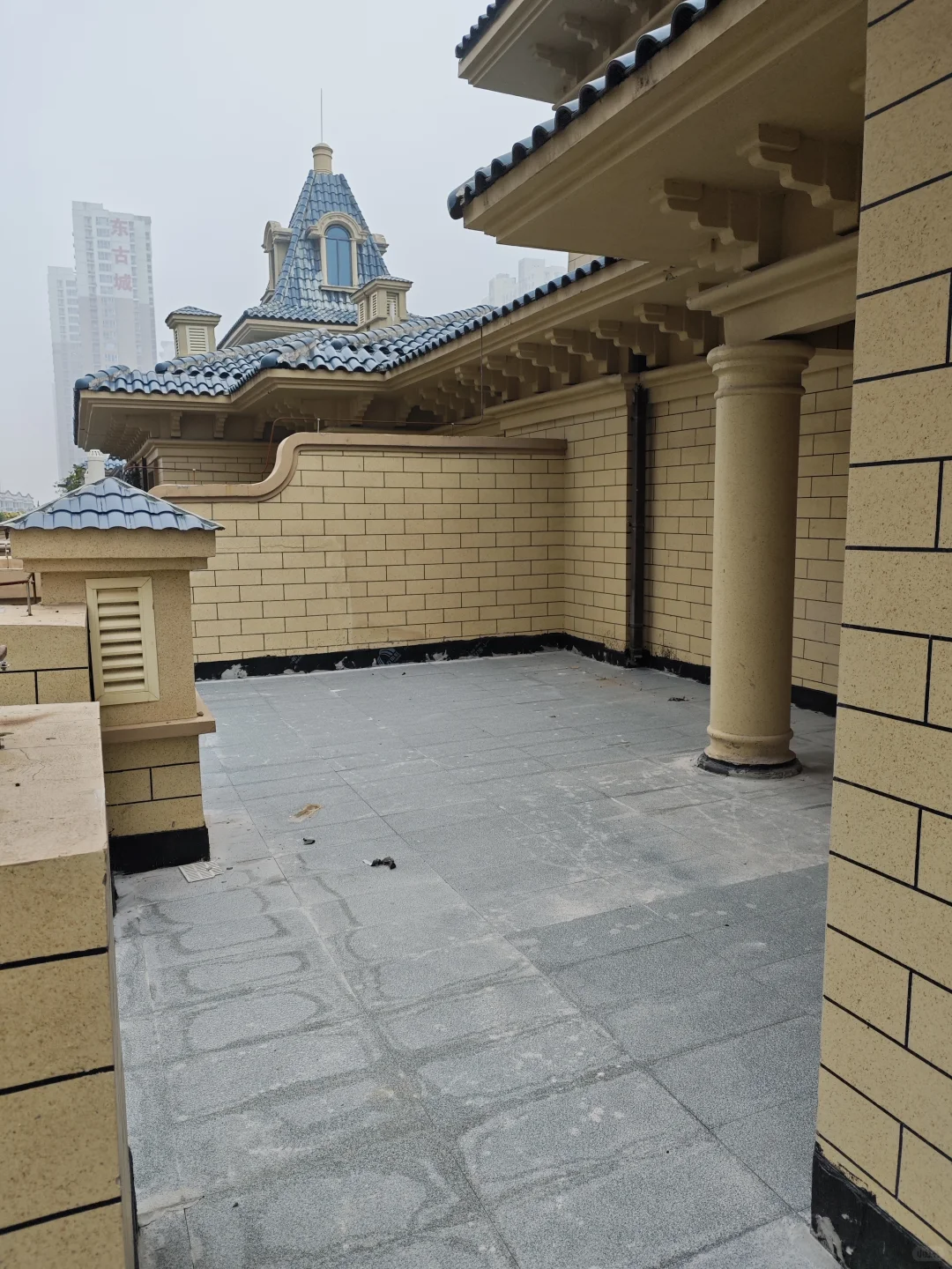 龙溪城枫雅筑顶跃带露台