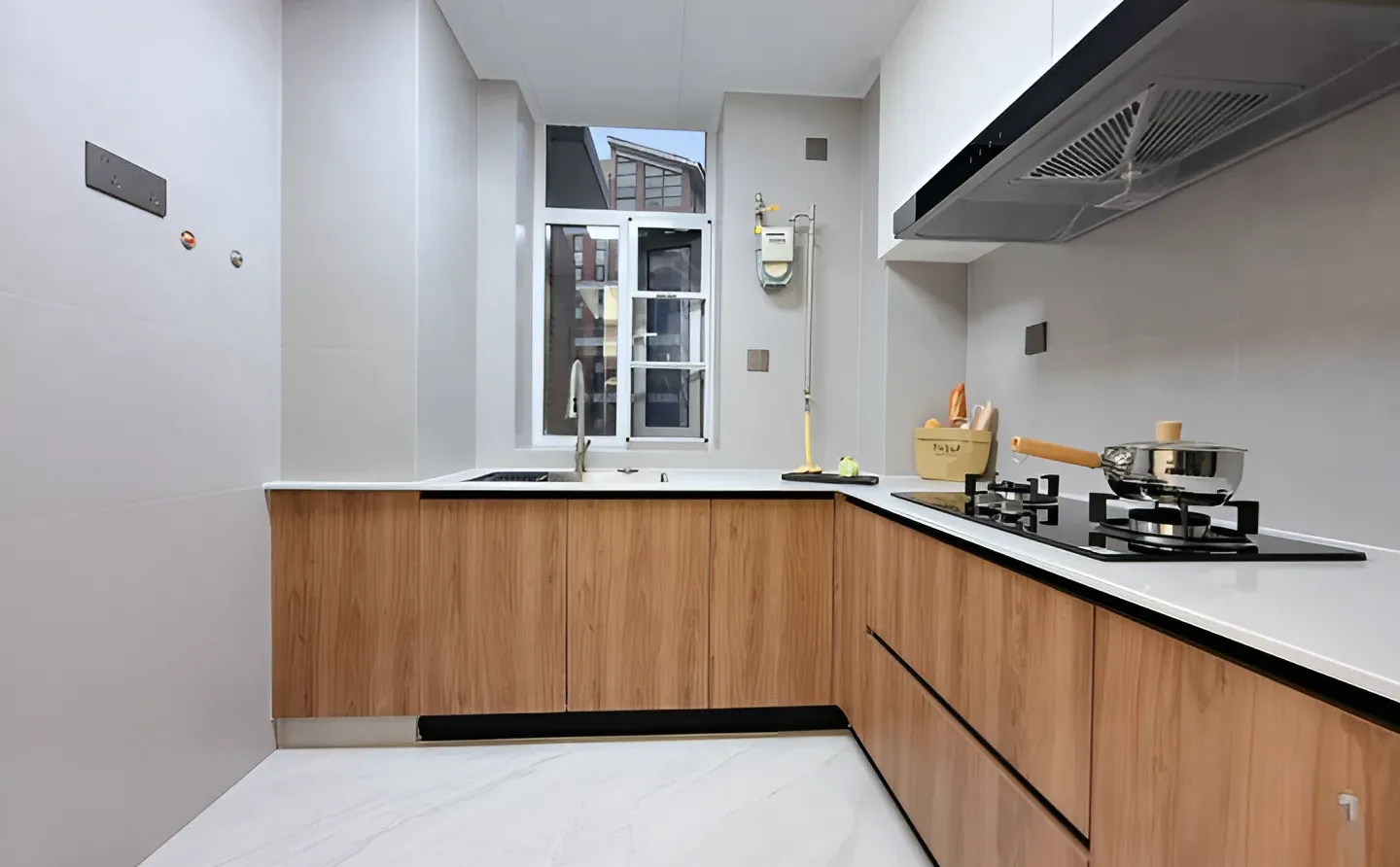 信阳浉河边97.85平 三室两厅 56.8W